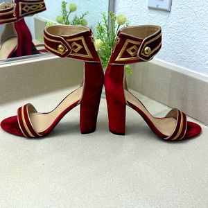 GUESS VELVET HEELS SANDALS Collection military inspired winter 2017 ❤️💛